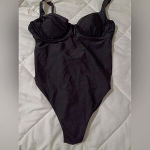 Shade & Shore Black One Piece w/Pads